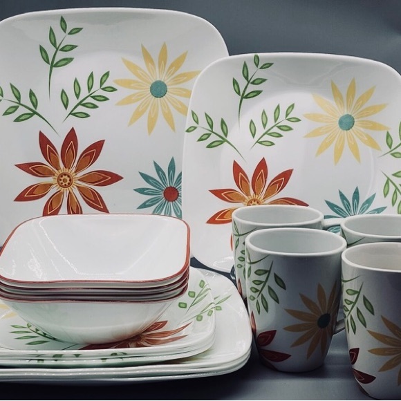 DISHES 16pc CORELLE Happy Days